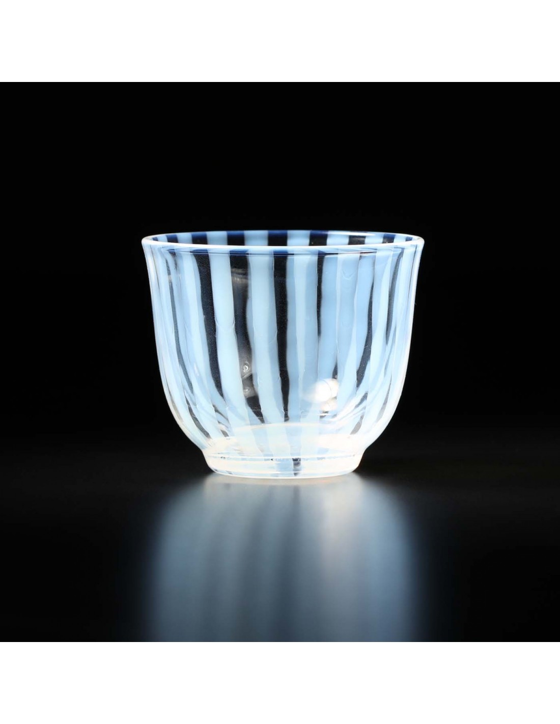 gemustertes japanisches mundgeblasenes Trinkglas